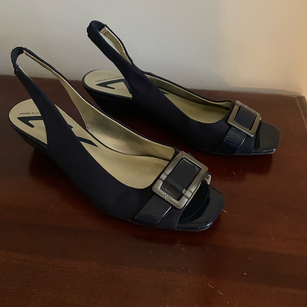 Anne Klein Black Wedge Slingbacks